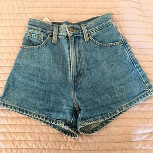 Levi’s Classic High-Waist Blue Denim Shorts size 23